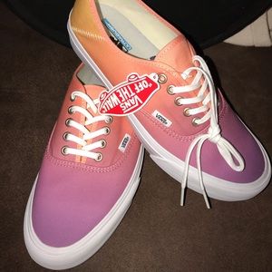 NWT VANS Men’s 10.5 Authentic Style - Multicolor
